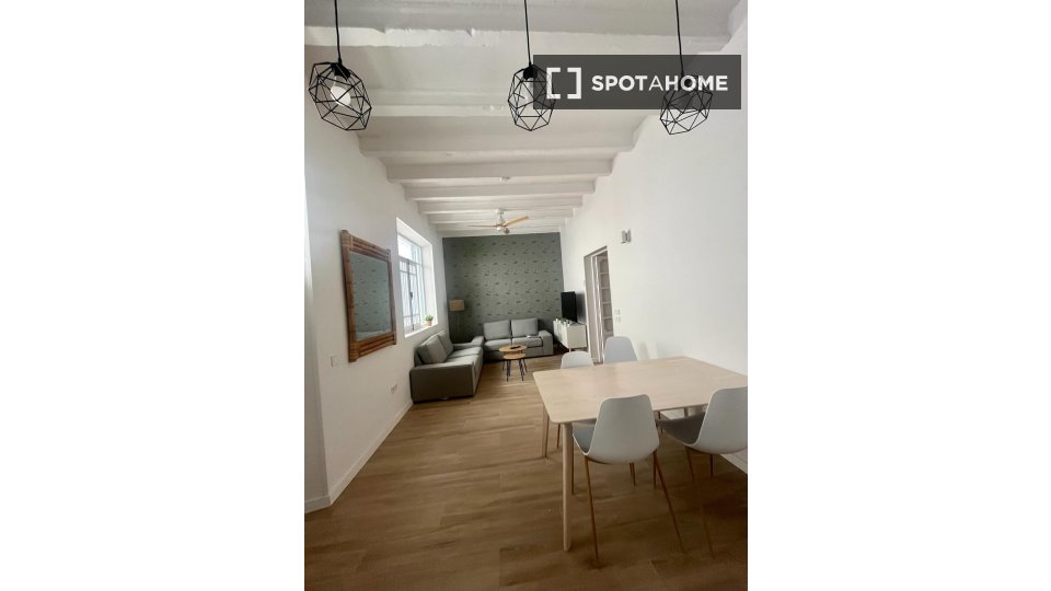 Habitación en piso compartido en Almería