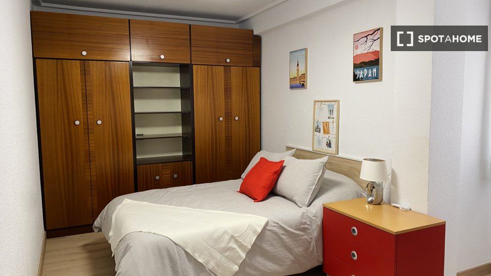 Double room Zaragoza, 4 beds — photo 11