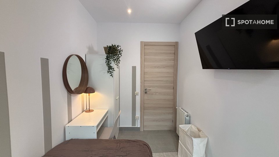 Double room Barcelona, 4 beds, 90m² — photo 12