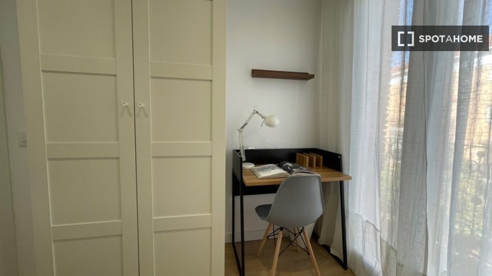 Double room Madrid, 18 beds — photo 8