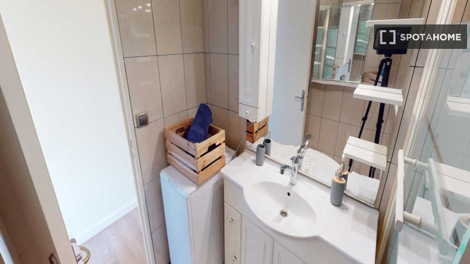 Double room Paris, 3 beds, 60m² — photo 6