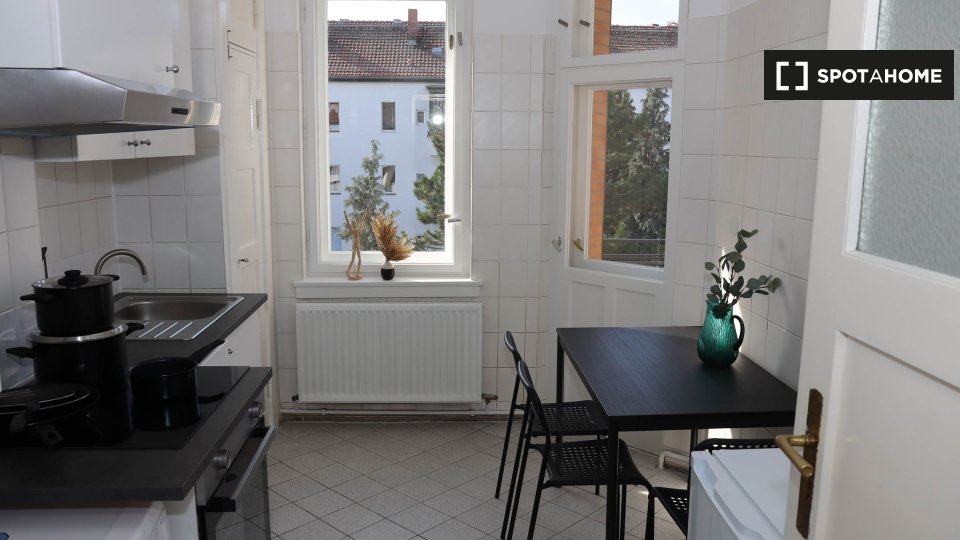 Double room Berlin, 3 beds, 61m² — photo 13