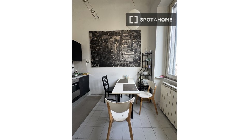 Double room Milan, 3 beds, 90m² — photo 2