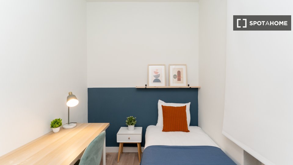 Double room Madrid, 5 beds — photo 17