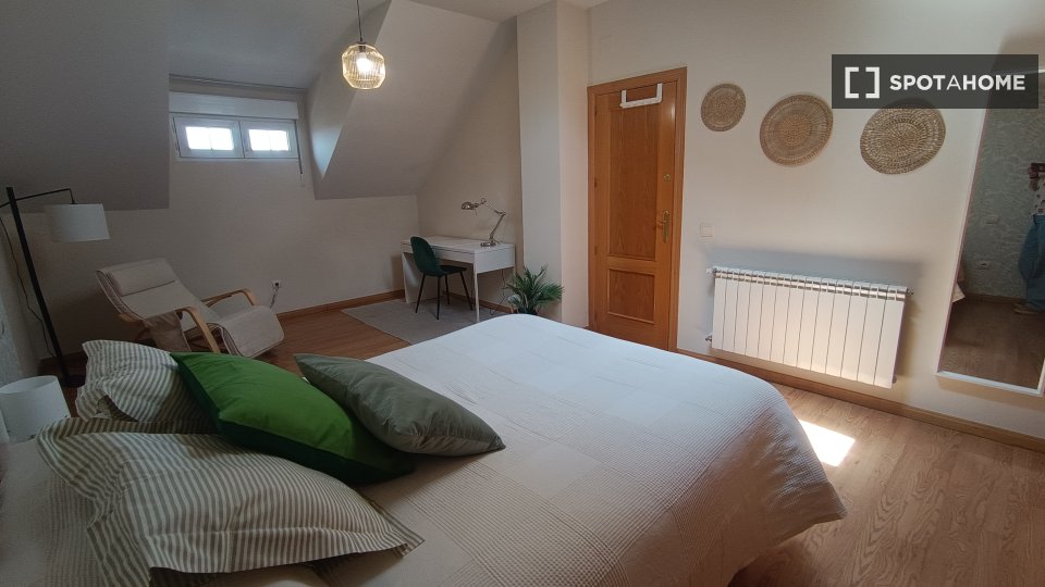 Double room Madrid, 5 beds — photo 3