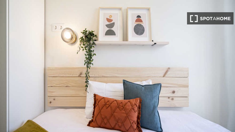 Double room Madrid, 17 beds — photo 30