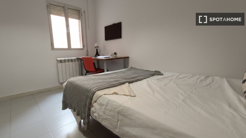 Se alquila habitación en piso compartido en Madrid