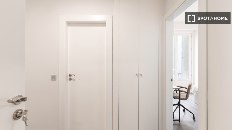 Double room Madrid, 7 beds, 230m² — photo 6