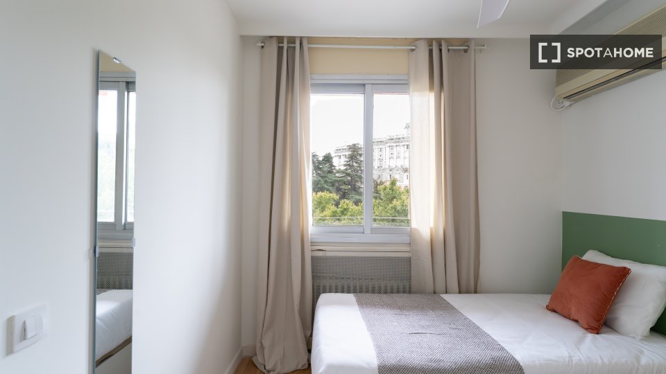 Double room Madrid, 6 beds — photo 14