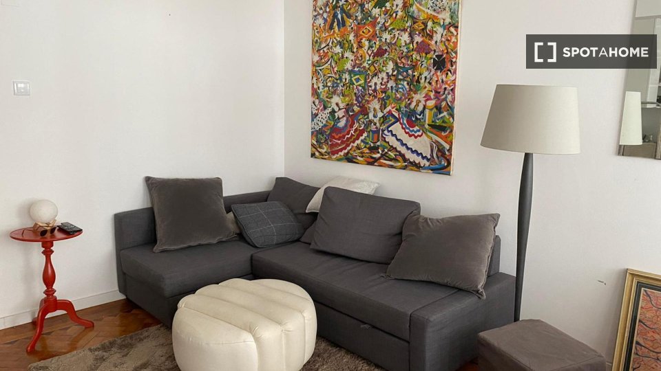 Apartment Lisbon, 2 beds, 60m² — photo 2