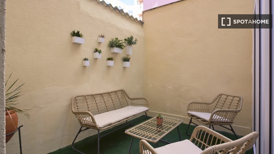 Apartment Lisbon, 1 bed — photo 1