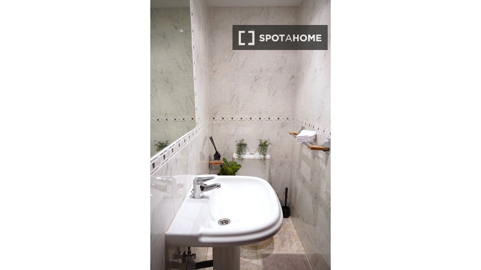 Double room Madrid, 4 beds — photo 3