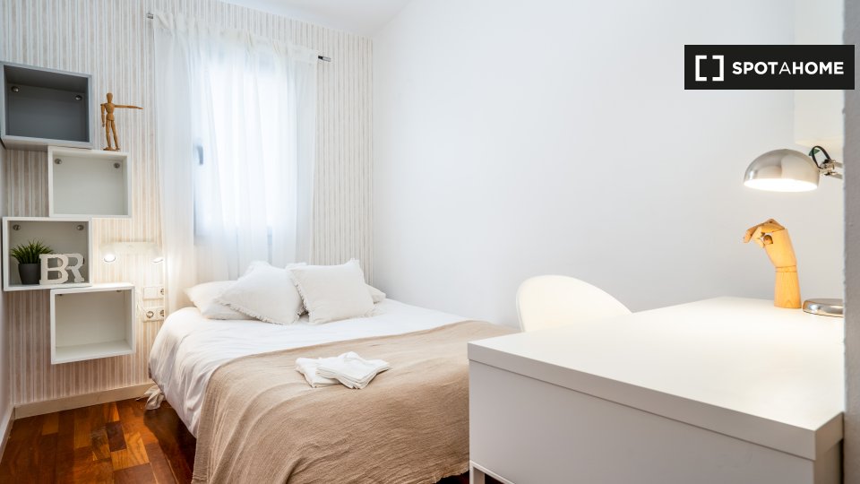 Double room Barcelona, 5 beds, 200m² — photo 7