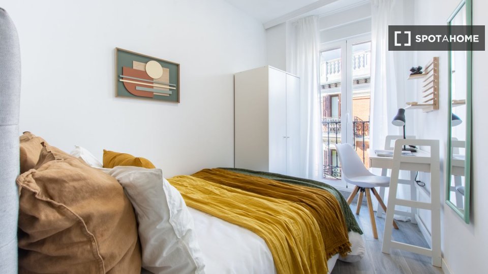 Double room Madrid, 8 beds — photo 14