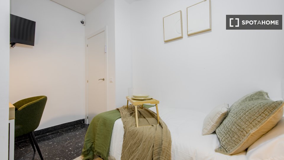 Double room Madrid, 8 beds — photo 11