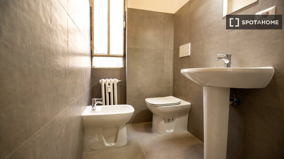Double room Milan, 7 beds, 178m² — photo 10