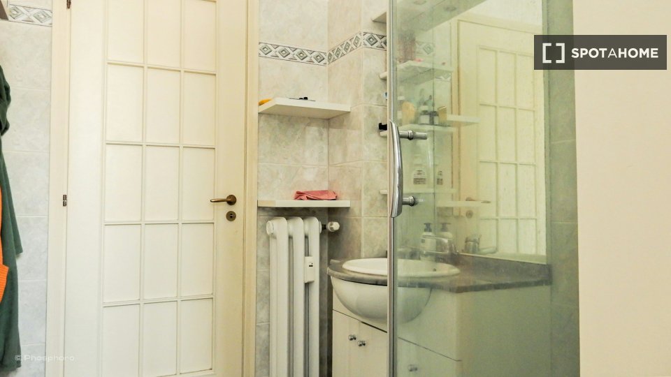 Double room Milan, 2 beds — photo 2
