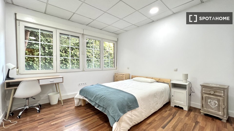 Double room Madrid, 7 beds, 230m² — photo 4