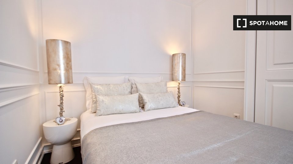 Apartment Lisbon, 2 beds, 70m² — photo 12
