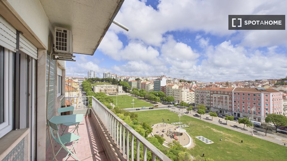 Double room Lisbon, 4 beds — photo 29