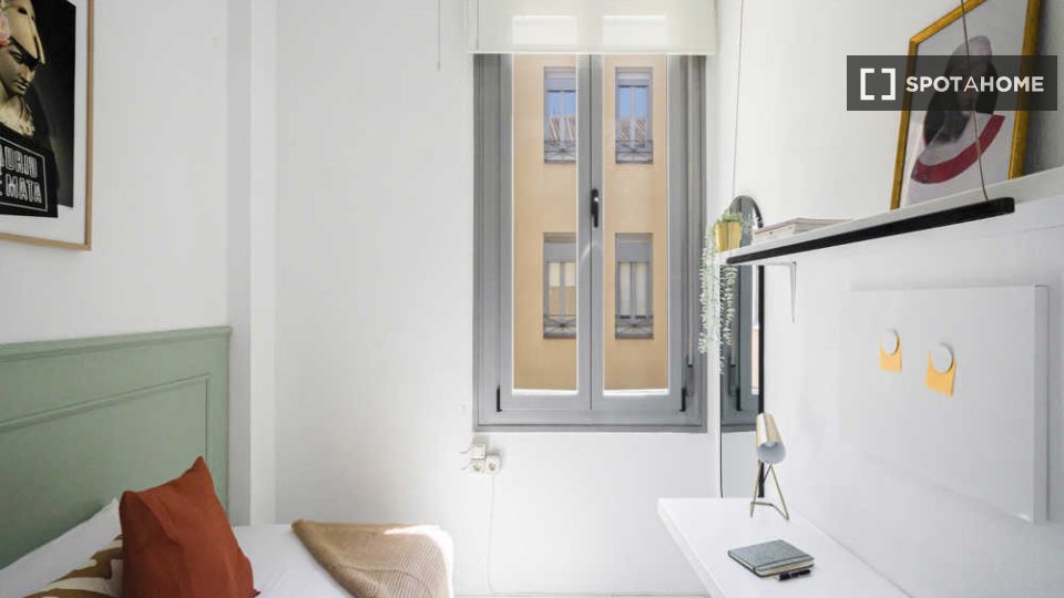 Habitación en piso compartido en alquiler en Justicia, Madrid.