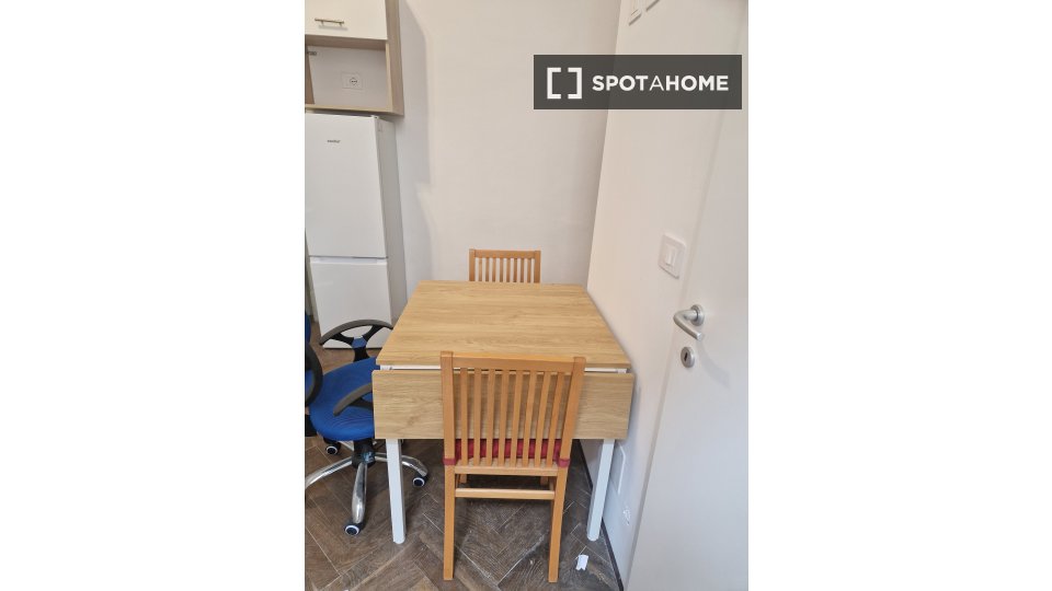 Double room Turin, 1 bed, 28m² — photo 17