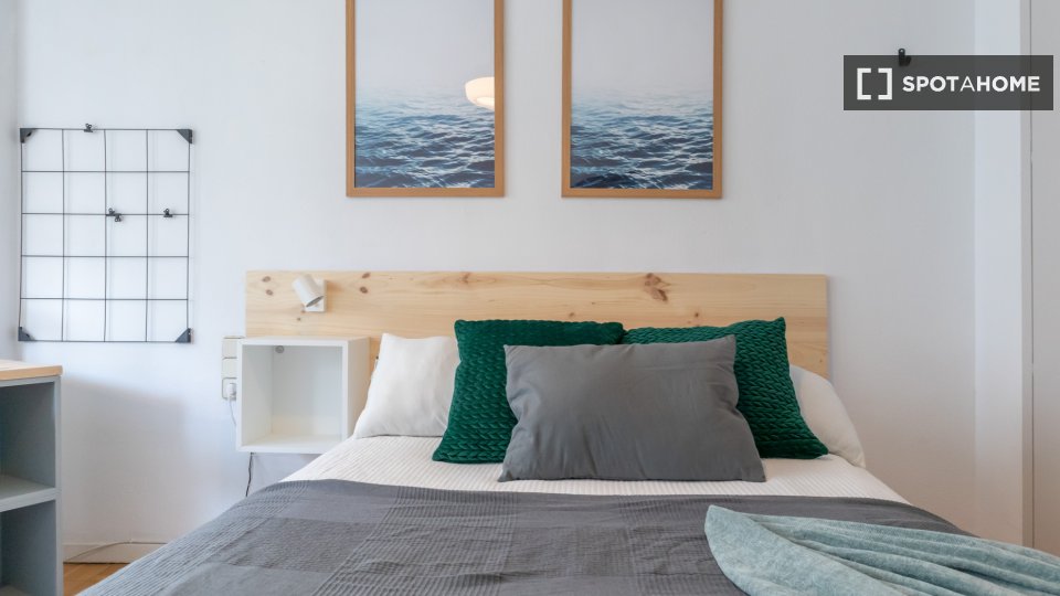 Double room Madrid, 5 beds, 120m² — photo 32