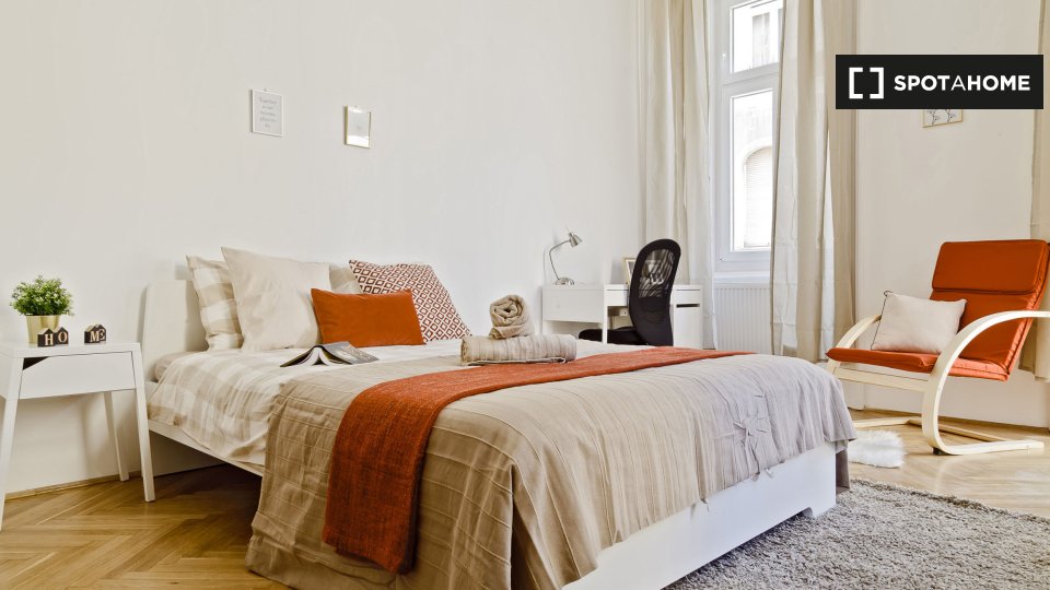 Double room Budapest, 4 beds, 90m² — photo 1