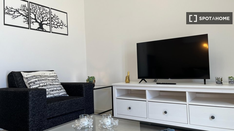 Double room Porto, 3 beds, 85m² — photo 8
