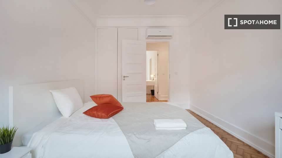 Double room Lisbon, 6 beds — photo 7