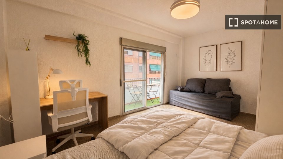 Double room Valencia, 4 beds — photo 17