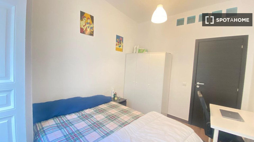 Double room Madrid, 8 beds — photo 6