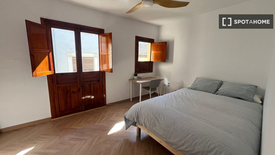 Double room Granada, 4 beds — photo 2