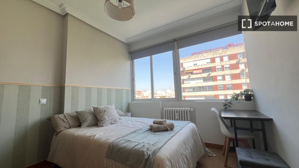 Double room Madrid, 5 beds — photo 13