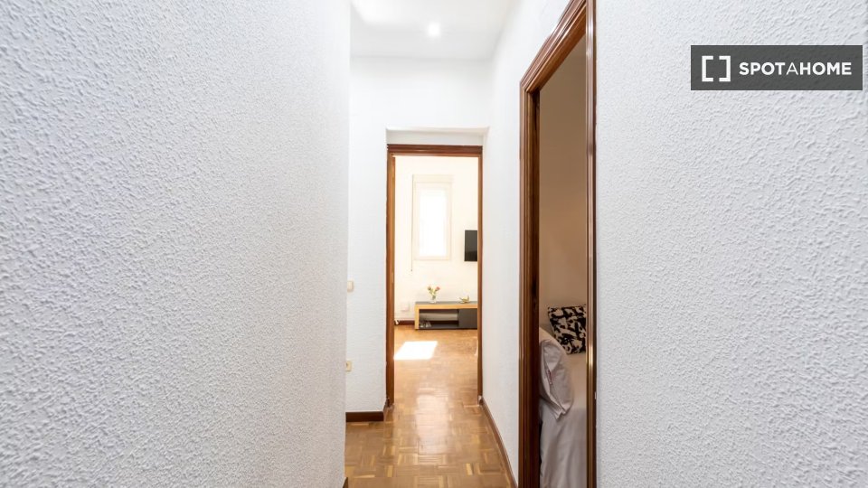 Double room Madrid, 4 beds, 99m² — photo 16