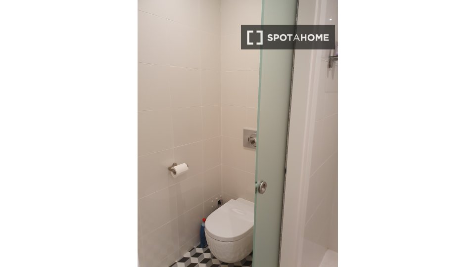Apartment Lisbon, 1 bed, 65m² — photo 13