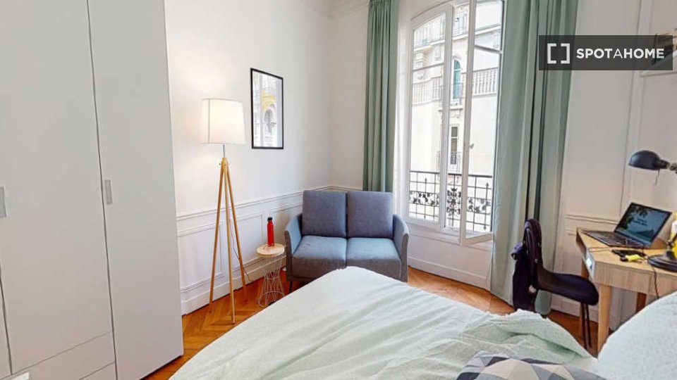 Camera doppia Parigi, 6 camere, 130m² — foto 2