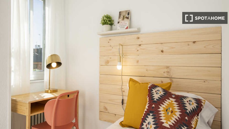 Double room Madrid, 16 beds — photo 54