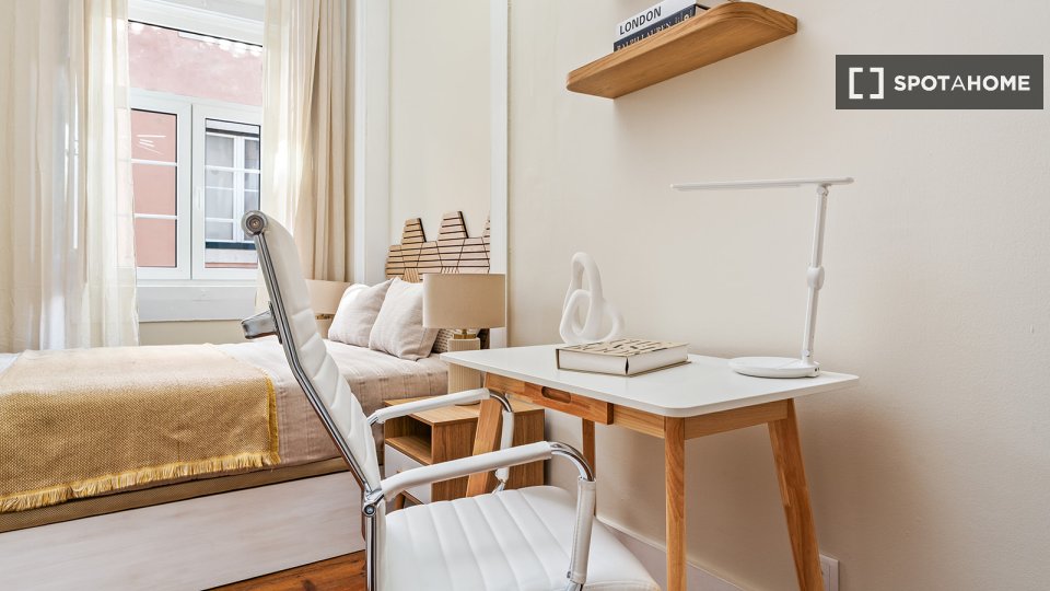 Double room Lisbon, 10 beds — photo 30