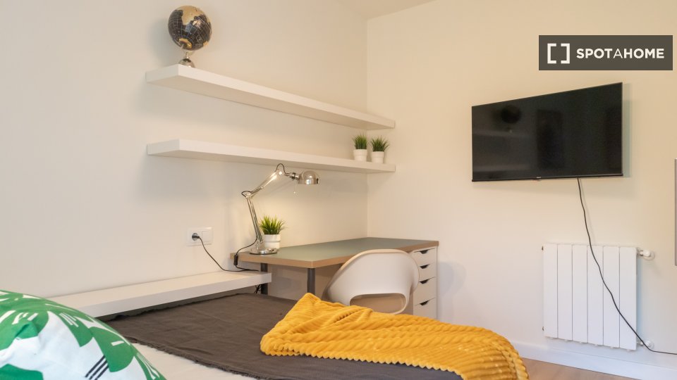 Double room Madrid, 6 beds, 200m² — photo 2