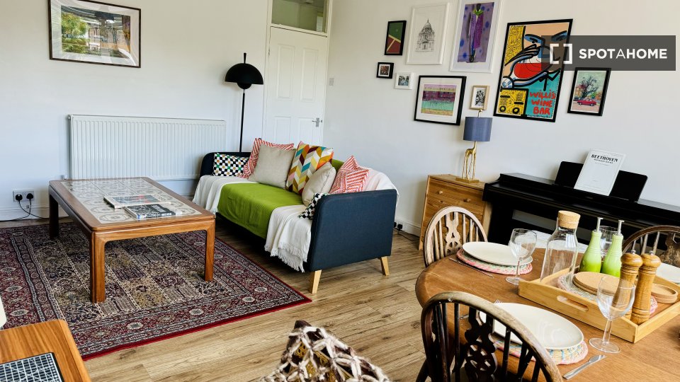 Apartment London, 2 beds, 69m² — photo 2