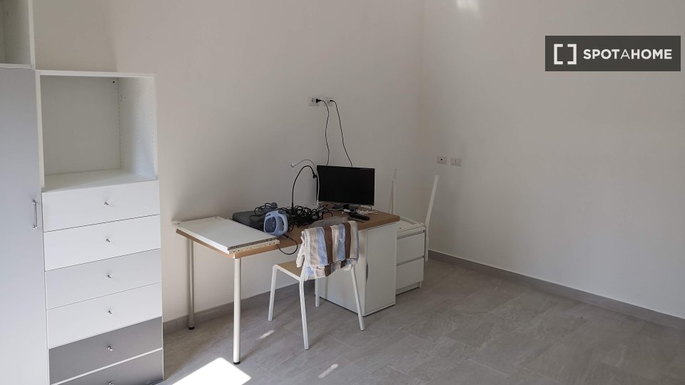 Double room Milan, 2 beds — photo 11