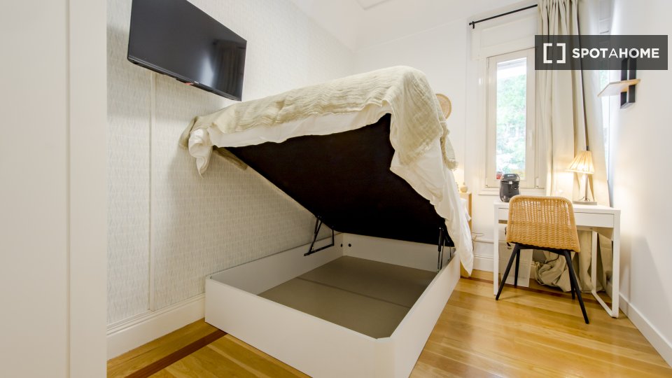 Double room Madrid, 13 beds, 266m² — photo 12