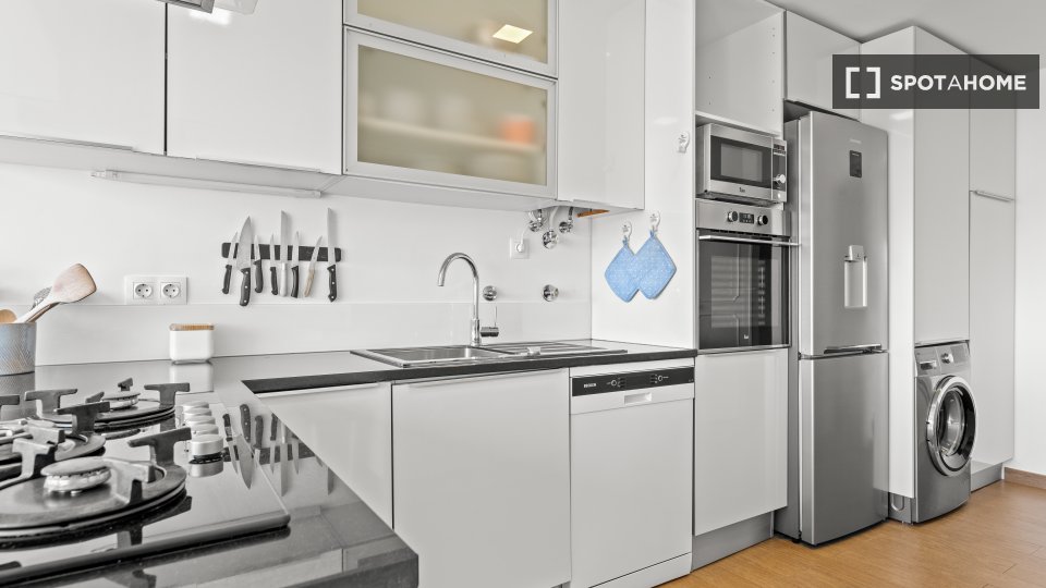 Apartment Lisbon, 4 beds, 280m² — photo 19