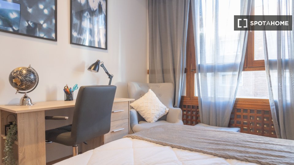 Double room Madrid, 11 beds — photo 9
