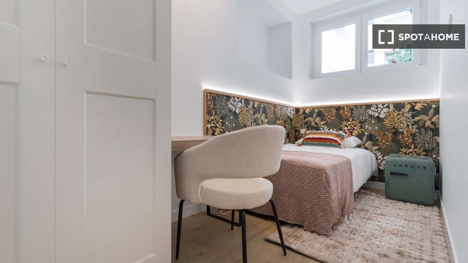 Double room Madrid, 6 beds — photo 17