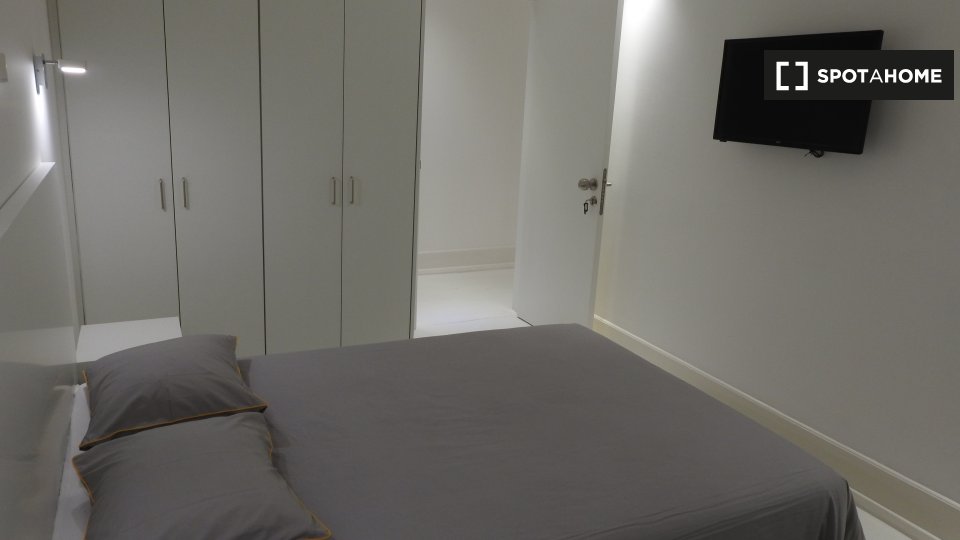 Double room Lisbon, 6 beds, 210m² — photo 3