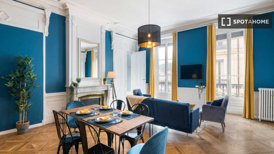 Double room Lyon, 6 beds, 250m² — photo 10