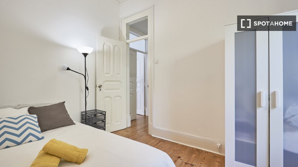 Double room Lisbon, 7 beds, 110m² — photo 48