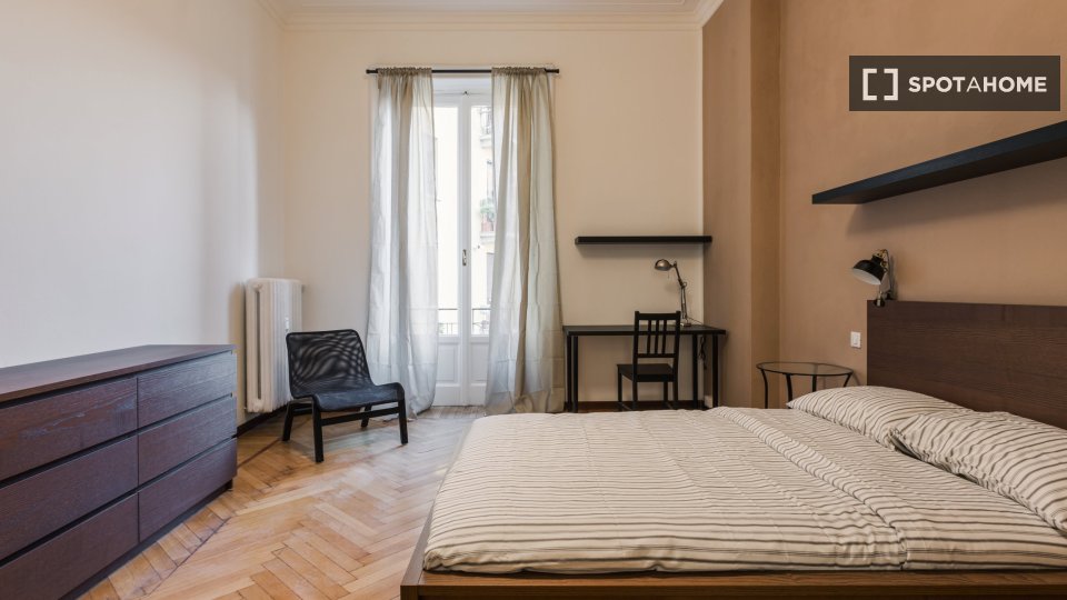 Double room Milan, 3 beds, 128m² — photo 5